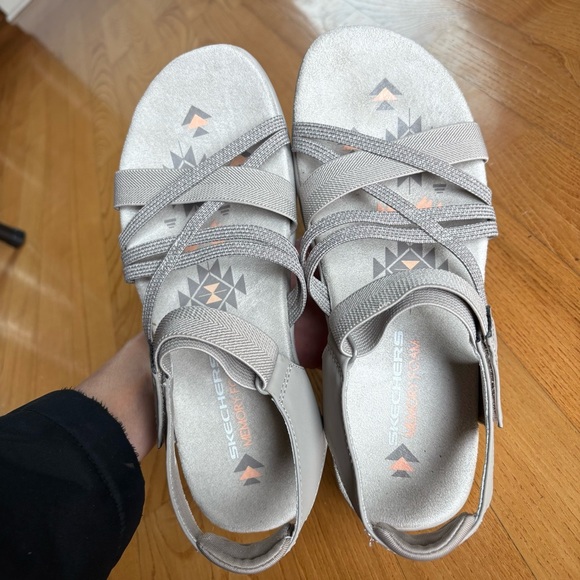 SKECHERS REGGAE SLIM MEADOW GRAZER SANDALS Shoes Aplix 163193 Taupe Beige Size 8 - Picture 6 of 13